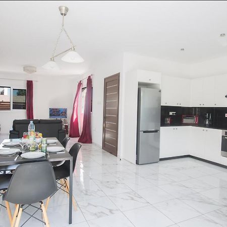 Broadway Villas بروتاراس المظهر الخارجي الصورة