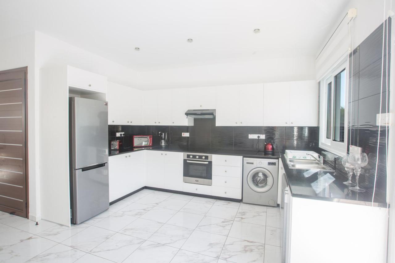 Broadway Villas بروتاراس المظهر الخارجي الصورة