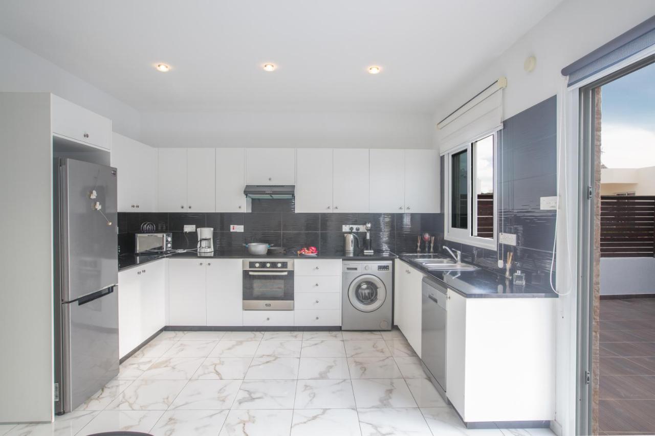 Broadway Villas بروتاراس المظهر الخارجي الصورة